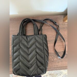 Vera Wang Black Tote Bag with Structured Design